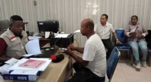 Sebar Hoax, Tim Aru Maju Datangi Bawaslu Adukan Akun Fb “Desmond Layaba”