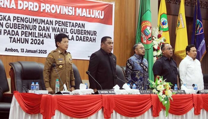 Sadali Hadiri Paripurna Dewan Tetapkan Paslon Gubernur-Wagub Maluku