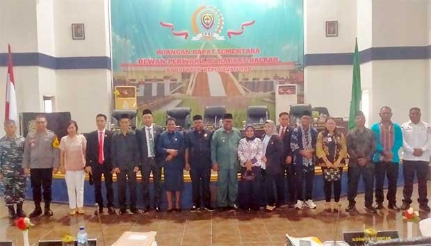 DPRD Aru Pleno Pemberhentian Penetapan Kada Terpilih2