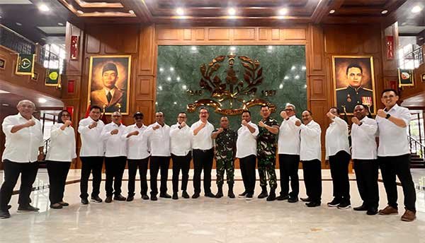 Gubernur Akmil Kepala Daerah se Maluiku Makan Siang2