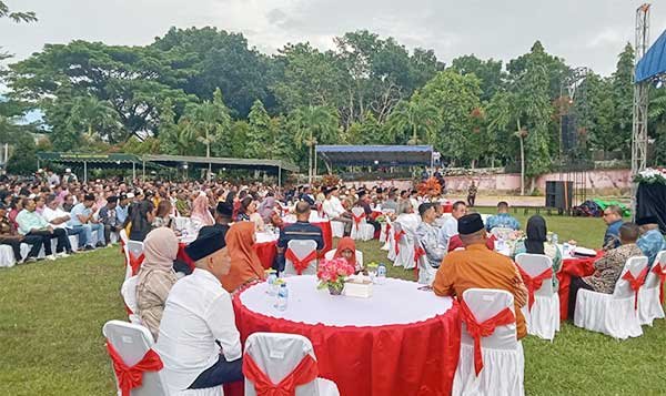 Ribuan Orang Hadiri Pesta Rakyat Syukuran Pelantiikan, Ini Pesan dan Harapan Bupati Timo 1 Bupati Timo Pesat Rakyat2