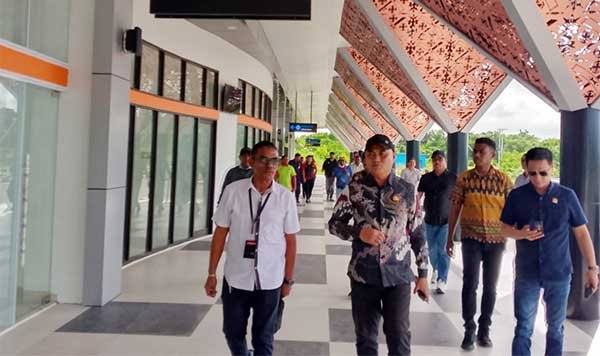 Bupati Timo Tinjau Bandara Baru