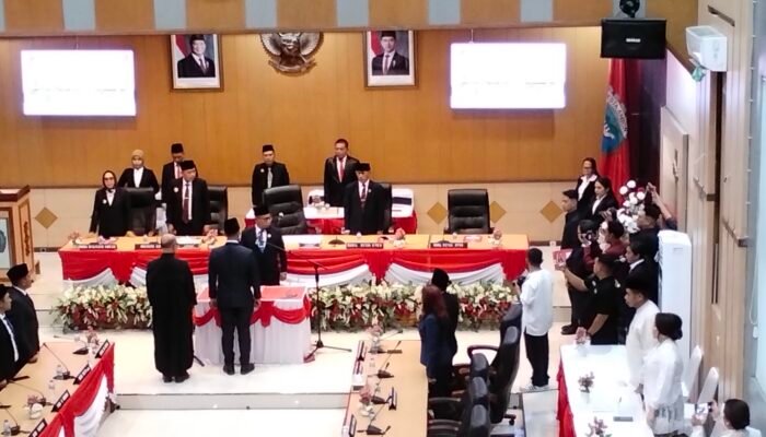 Mailuhu Resmi Dilantik, Wali Kota : Anggota DPRD Kota Ambon Lengkap