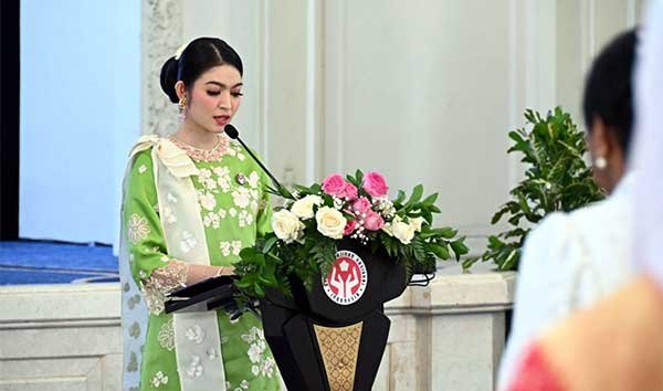 Selvi Ginbran Lantik Ketua Dekranasda Provinsi