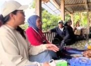 Turun Lapangan, Lisa Wattimena Pastikan Program TP-PKK Berjalan Efektif