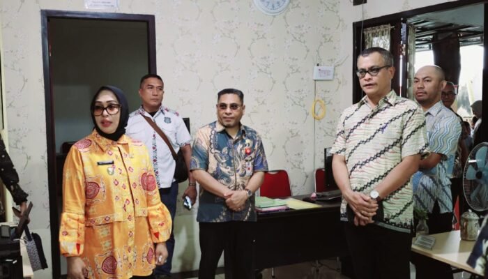 Sidak OPD luar Balai Kota, Wawali Ambon : Disiplin Pegawai “Penting”