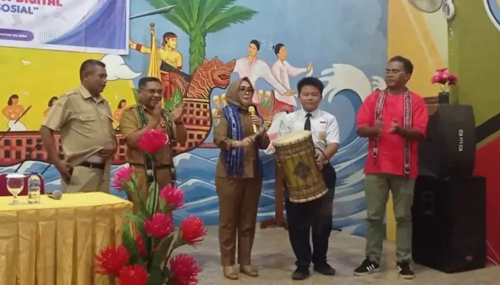 Sosialisasi Literasi Digital di SMP 14 Ambon, Wawali : Generasi Muda Harus Bijak Bermedsos