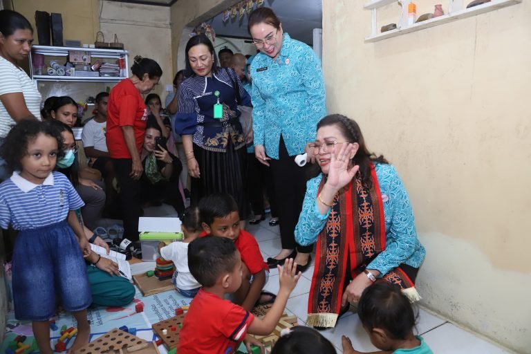 Ketua Tim Pembina Posyandu Maluku Kunjungi 2 Posyandu Era Baru Di Kota Ambon 1 IMG 20250522 WA0049 768x512 1