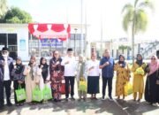 Rayakan Idul Adha, Majelis Taklim Al-Madinah Dan TP-PKK Ambon Berbagi Daging Qurban