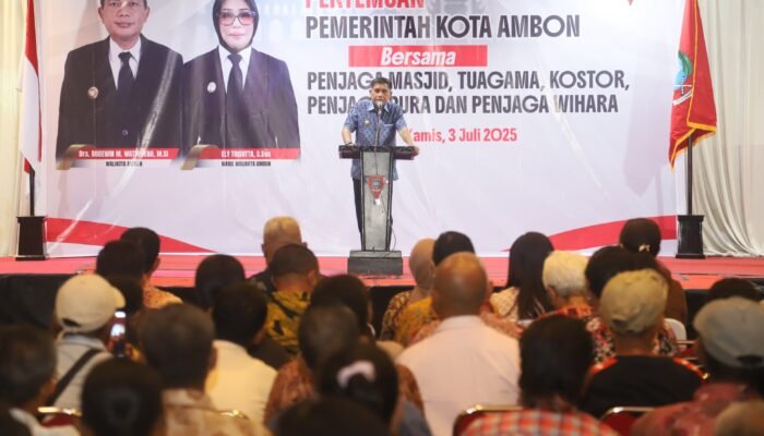 Bodewin-Ely Tepati Janji Politik, Ratusan Penjaga Rumah Ibadah Terima Insentif