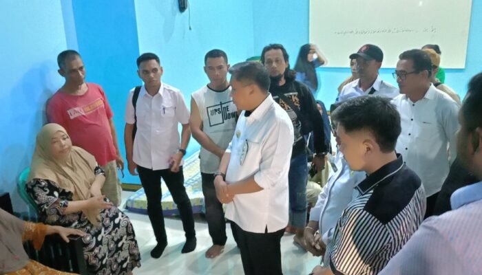 Tinjau Lokasi Kebakaran di Batu Merah, Wali Kota Tetapkan Status Tanggap Darurat 14 Hari