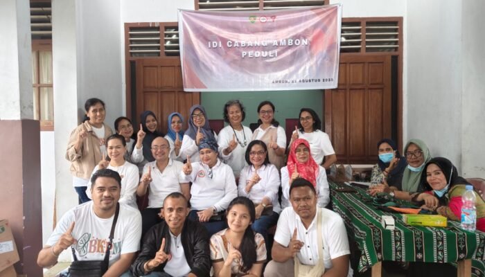 Peduli Warga Korban Konflik Sosial Desa Hunuth, IDI Cabang Ambon Gelar Bakti Sosial