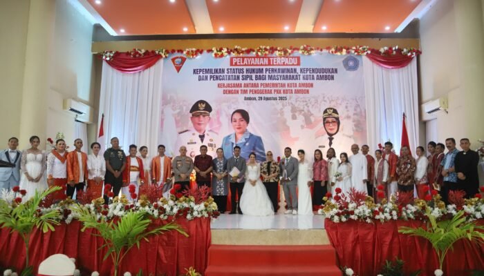 100 Pasangan Kristiani Dikota Ambon Terima Legalitas Status Perkawinan dan Dukcapil