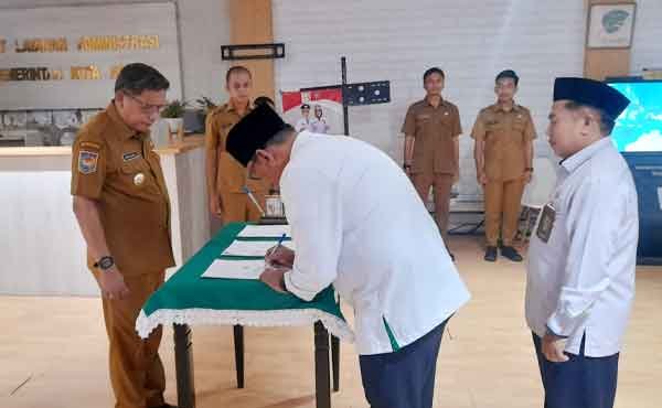 Pemkot Ambon Teken MoU Kepemilikan Status Hukum Perkawinan Masyarakat 1 Pemkot Ambon Teken MoU Status Hukum