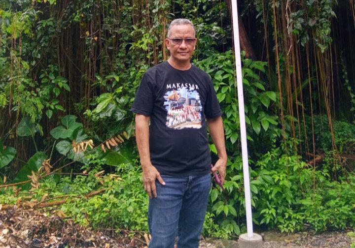 Politeknik Negri Ambon Gelar Pelatihan dan Pemasangan Lampu Penerangan Jalan Di Waitatiri 3 IMG 20251006 192729