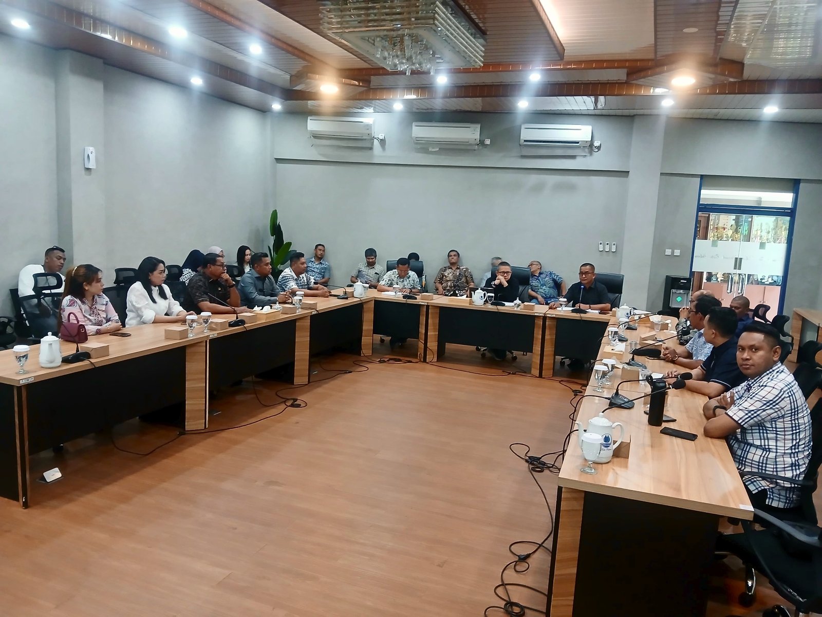 Pansus DPRD Ambon Kunjungi Perumda Tirta Pakuan Bogor, Bahas Ranperda Penyertaan Modal 1 IMG 20251023 235613