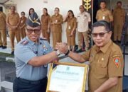 Pemkot Ambon Terima Penghargaan atas Capaian 100 Persen Posbakum