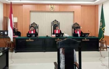 Sidang Kasus Penganiayaan di PN Dobo, Terungkap Dugaan Skandal Oknum Pegawai 4 Sidang Kasus Penganiayaan di PN Dobo