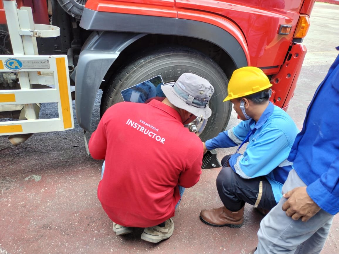 Pertamina Tingkatkan Kompetensi 95 Awak Mobil Tangki Papua–Maluku Jelang Natal dan Tahun Baru 2 IMG 20251208 WA0098