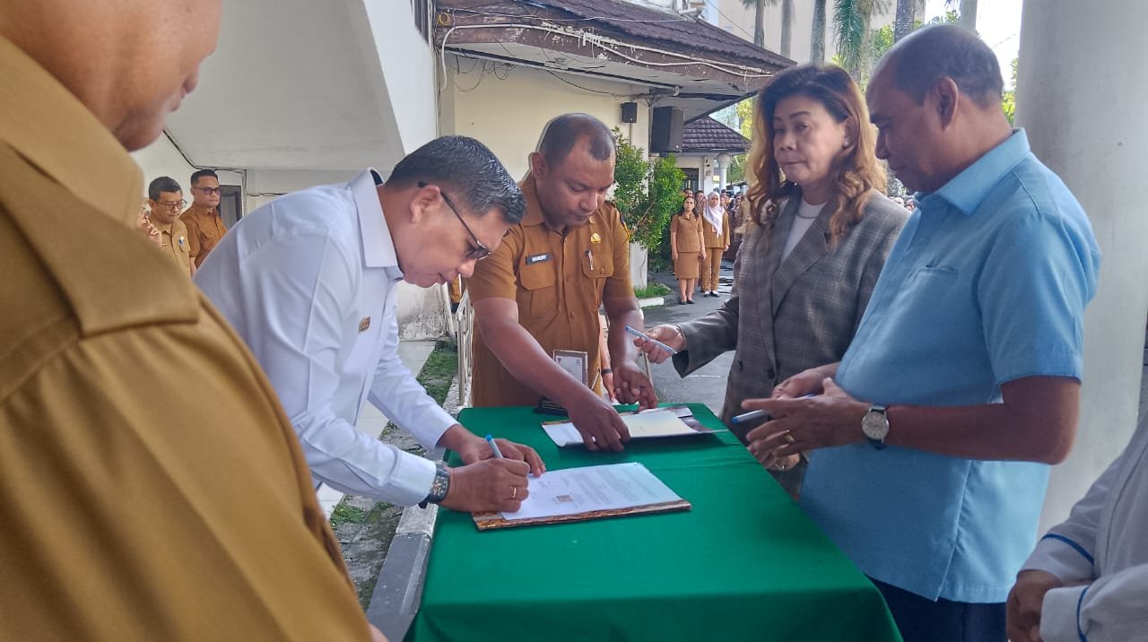 Perumdam Tirta Yapono–Pelindo Ambon Teken PKS Penyaluran Air Bersih 1 IMG 20251215 WA0022