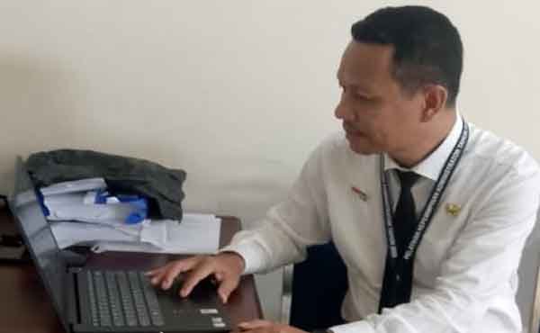 Bupati Aru Resmi Launching Sistem Pelayanan Administrasi Berbasis Elektronik 2 Johan Karams