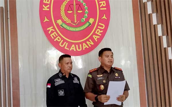 Kajari Kepulauan Aru Dr. Amanda SH MH