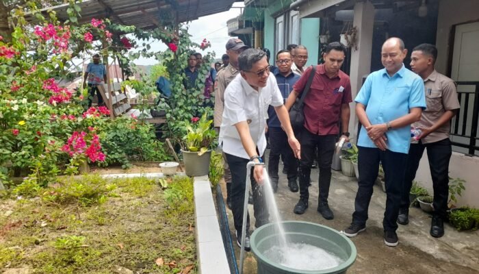 Perluas Akses Air Bersih, Wali Kota Ambon Resmikan Jaringan Baru di Urimessing