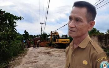 Tinjau Pengerjaan Jembatan Darurat Marbali, Wabup Aru Singgung Proses Hukum 4 Wabup Aru Jembatan Darurat Marbali2