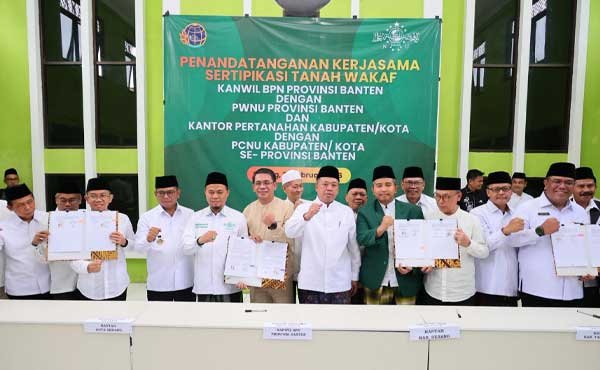 BPN Rilis Menteri Serahkan 13 Sertifkt di Banten