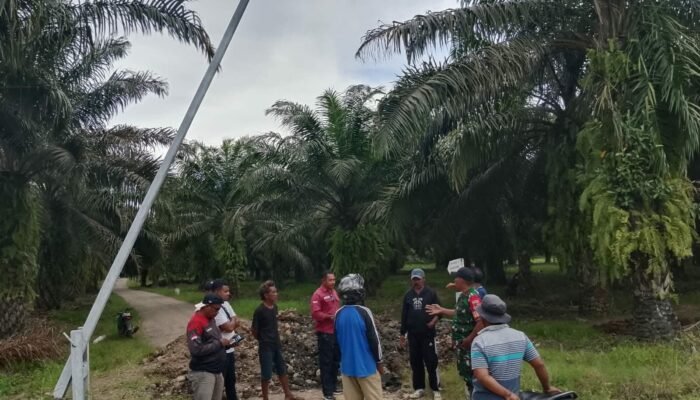 Diduga Hak Masyarakat Tak Dibayar, Warga Tiga Negeri Di Malteng Lakukan Pemalangan