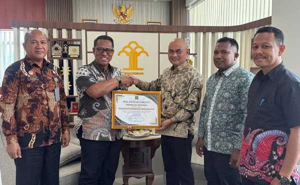 Pemda Aru Raih Dua Penghargaan dari Kemenkum Maluku, Ini Capaiannya