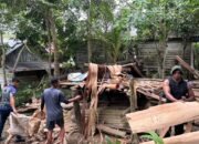 Satgas TMMD 127 Mulai Bongkar RTLH Warga di Desa Durjela 8 Satgas TMMD 127 Bongkar RTLH Warga