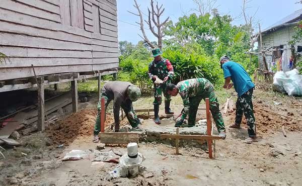Satgas TMMD 127 Mulai Cor Tiang Cakar Ayam RLH di Sasaran I