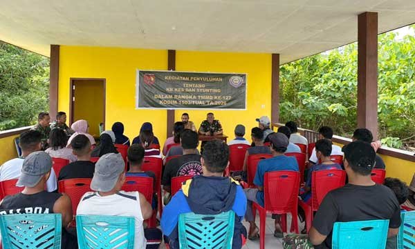 Lanjut Non Fisik, Satgas TMMD 127 Edukasi Kesehatan di Kampung Selayar KM 8 1 Satgas TMMD 127 Edukasi Kesehatan