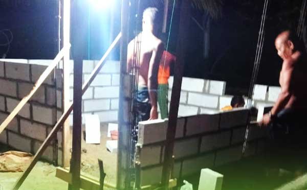 Kebut Pemasangan Bata Ringan RLH, Satgas TMMD 127 Lanjut Kerja Lembur 1 Satgas TMMD 127 Kerja Lembur RLH