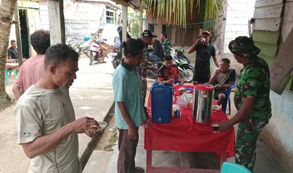 Satgas TMMD 127 Kodim Tual Makan Bersama2