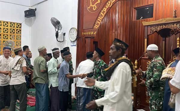 Satgas TMMD 127 Sholat Tarawih2