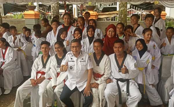 Lepas Tim TI Kota Ambon ke Liga Series II Promal, Ini Komitmen Wali Kota