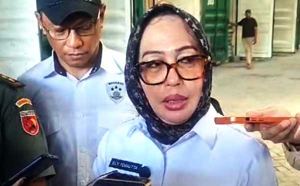 Pemkot Ambon Jamin Stok Barang Kebutuhan Pokok Hingga Usai Lebaran 1 Wawali Ely Sidak Bapok Jelang Lebaran
