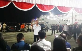 Gub HL Lepas 500 Pemudik Gratis ke Namlea