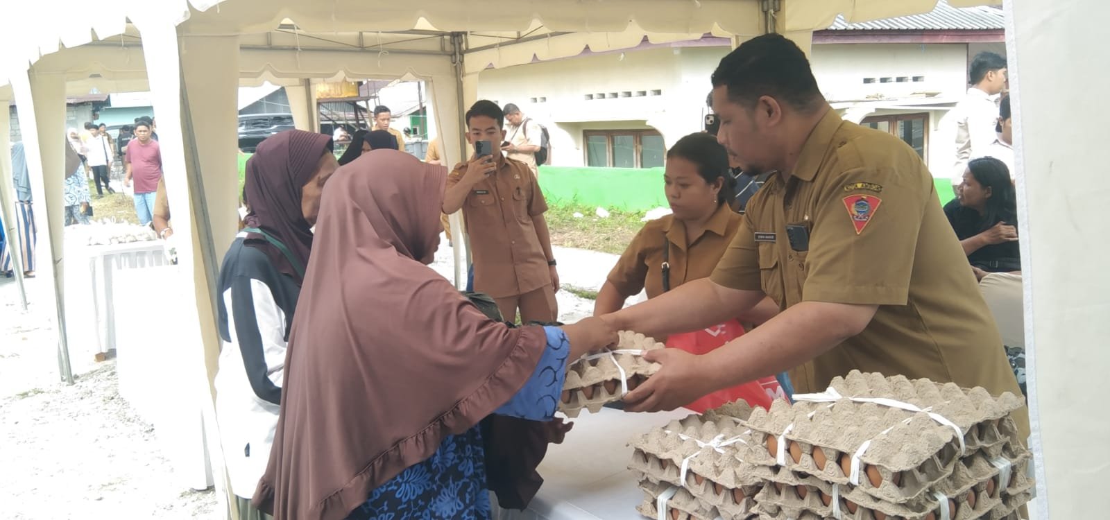 Jelang Idul Fitri 1447 H, Bodewin Wattimena Buka Pasar Murah, Pemkot Ambon Subsidi Sembako Lebih dari 50 Persen 2 IMG 20260303 WA0034