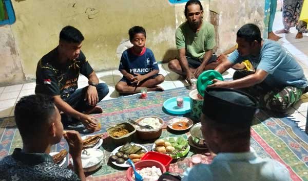 Satgas TMMD 127 Bukber Longgar Apara