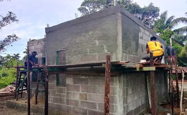 Satgas TMMD 127 Plester Dinding RLH