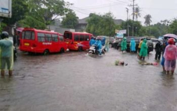 Antisipasi Cuaca Kedepan, Masyarakat Ambon Diminta Peduli Lingkungan 3 Bankir di Kota Ambon