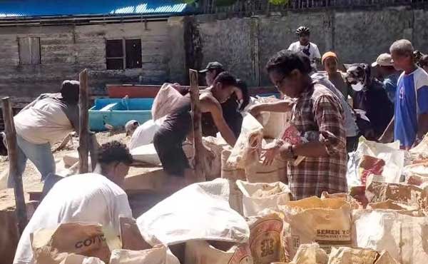 Hasil Penambangan Pasir dan Batu