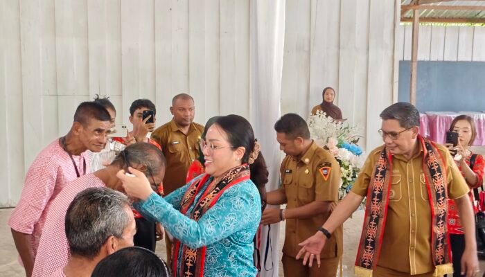 Hadiri Launching Sekolah Lansia BKL Elim, Ketua TP-PKK Ambon: Lansia Harus Tetap Aktif dan Berdaya