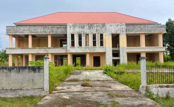 Kejari Aru Tersangka Korupsi Perpustakaan Aru2