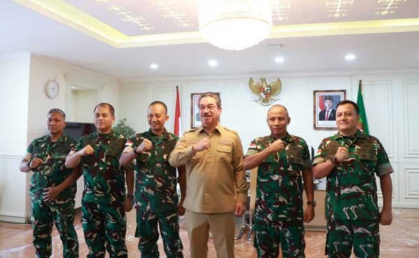 Jelang Purna Tugas di Maluku, Mayjen Gatot Silaturahmi ke Gubernur Lewerissa 1 Pangdam Pattimura Purna Tugas Silaturahmi Gubmal