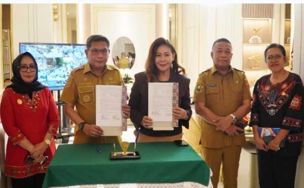 Pengelola Amplaz Resmi Serahkan MPP ke Pemkot Ambon 1 Walkot BW Terima MPP dari Pengelola AMPAL