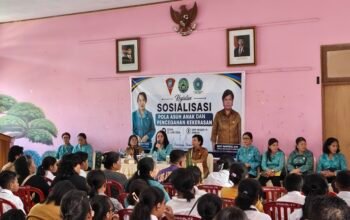 Di SMPN 19 Ambon, Lisa Wattimena Kampanyekan Pola Asuh dan Perlindungan Anak